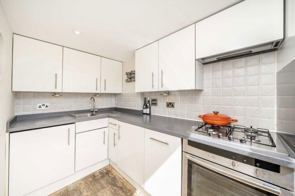 Apartment in London - View 2