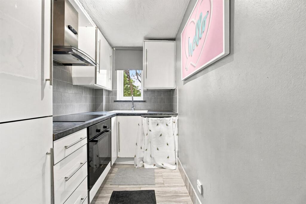 Apartment in London - View 3