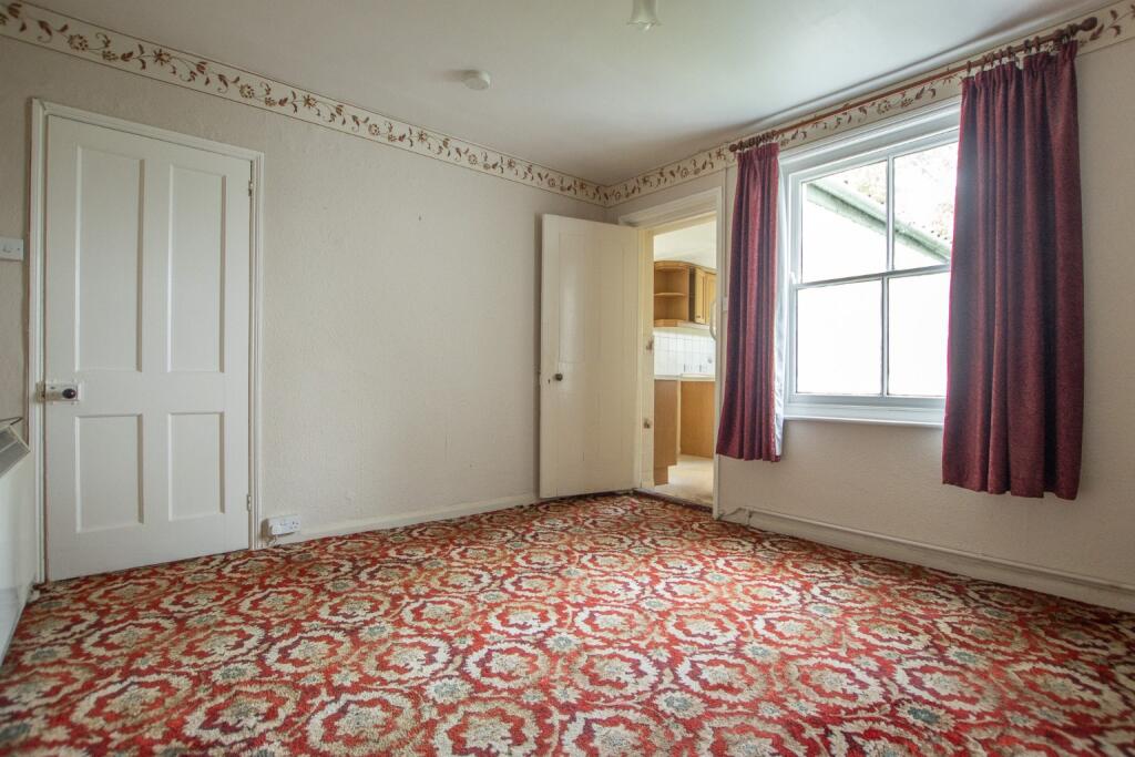 House in King's Lynn and West Norfolk, Castle Acre - More
