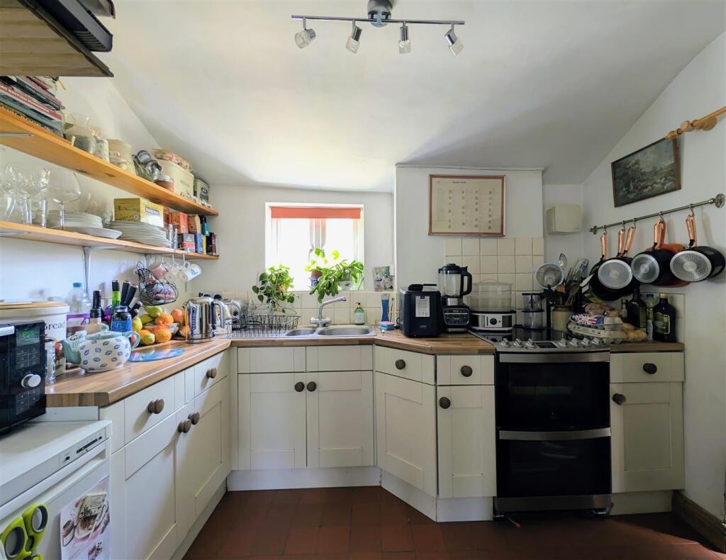 House in Stroud, Moreton Valence - View 4