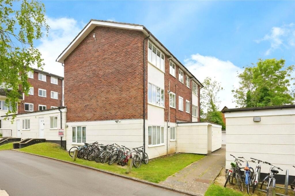 Main image of property: Lizmans Court, Silkdale Close, Oxford, Oxfordshire, OX4