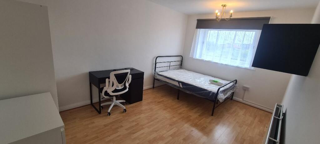 3 bedroom flat for rent