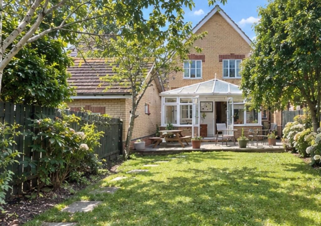 Hawkins Way, Bovingdon, HP3 photo 4