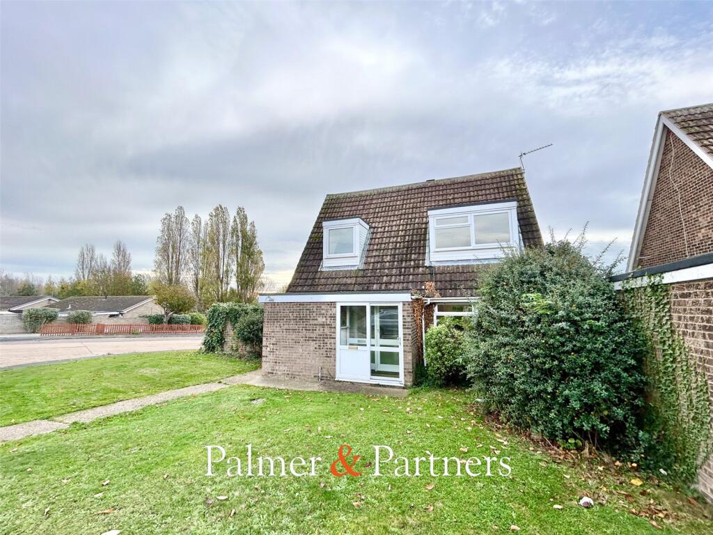 Main image of property: Grange Close, Walton on the Naze, Essex, CO14