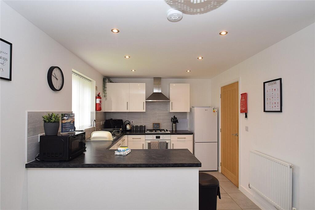 House in Cayton - View 4