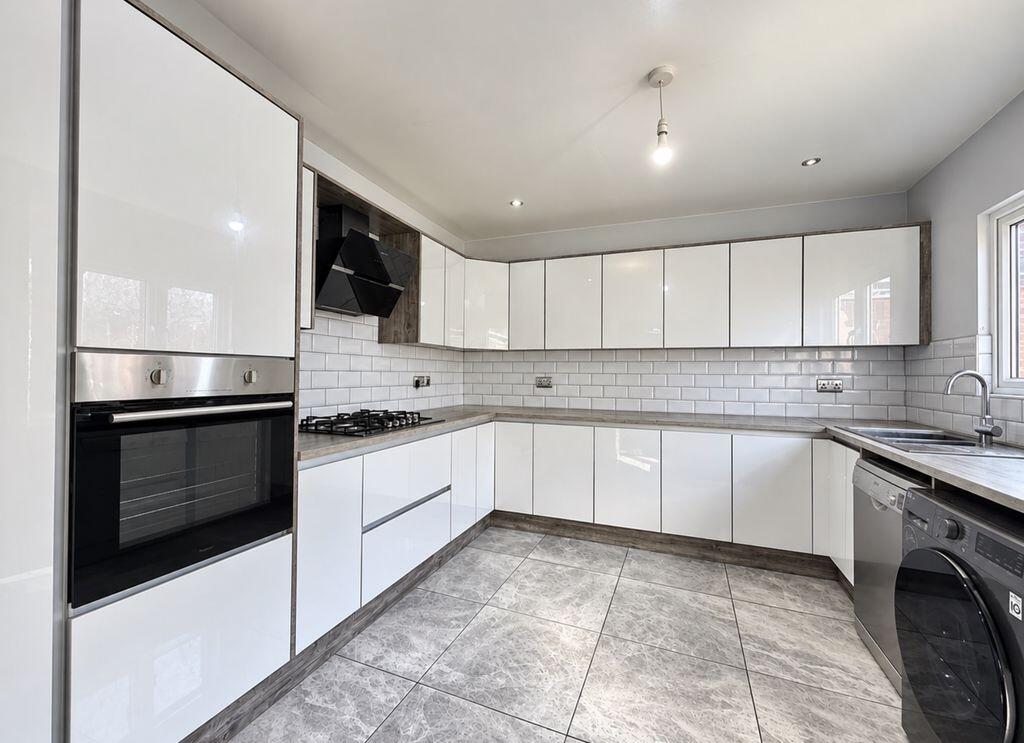 House in Birmingham, West Midlands - More