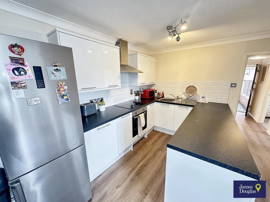 Apartment in Cardiff, Maindy, Cathays - View 2