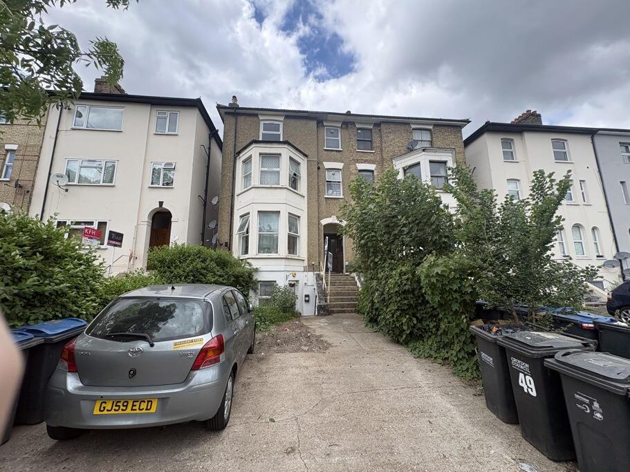 Main image of property: 55d Selhurst Road London SE25 5QB