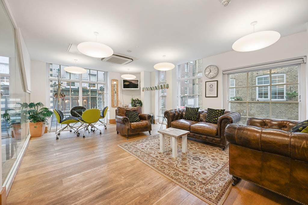 12-7112GCTSP - 77 Great Peter St - Reception -Original (7)-small.JPG