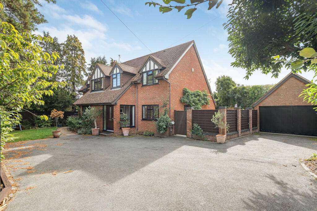 Swains Lane, Flackwell Heath, HP10 photo 4