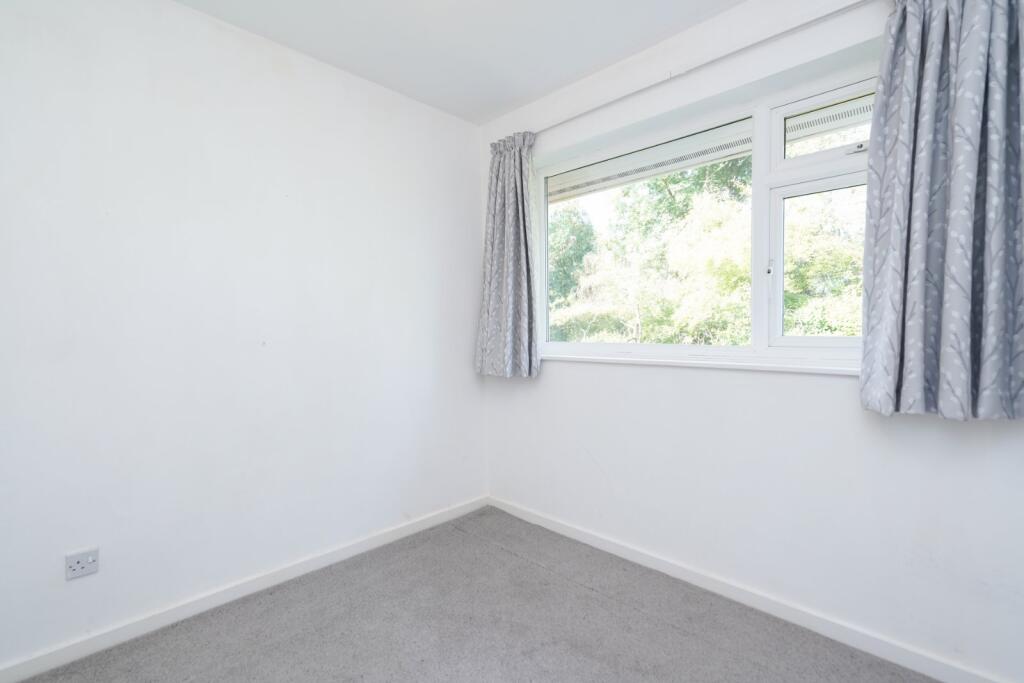 House in Warwick, Castle Green, Kenilworth - More