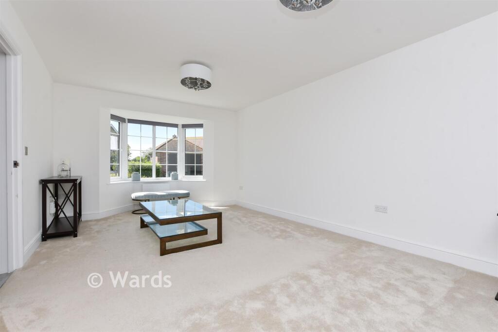 Parish Close, Birchington, Kent photo 3