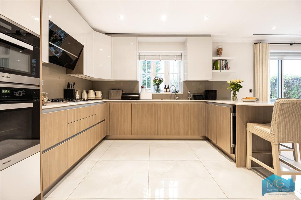 Cranberry Close, Mill Hill, London, NW7 photo 2