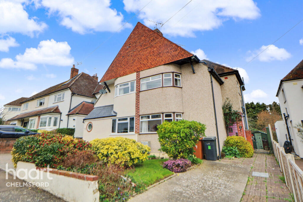 3-bed semi-detached on Greenways, Chelmsford, £450,000