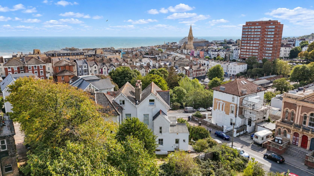 Apartment in St Leonards-on-Sea, Bohemia - More
