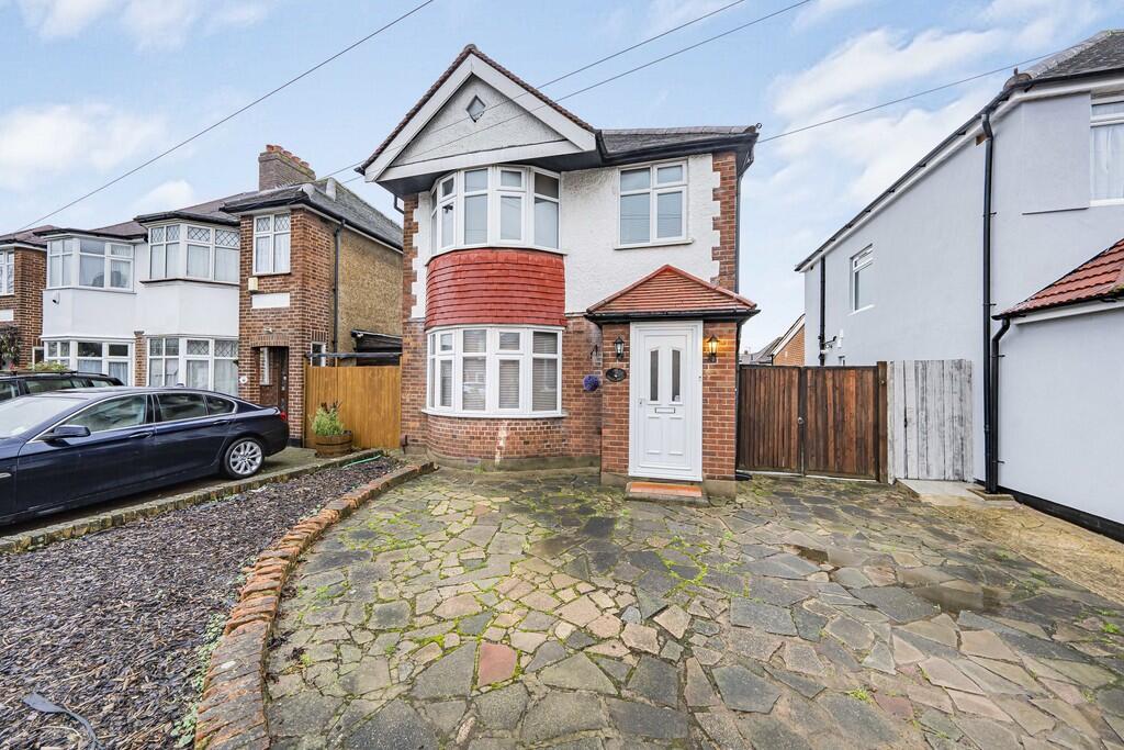 3-bed detached on Angus Drive, South Ruislip, £650,000