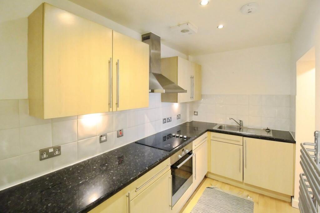 Apartment in Leeds, Warehouse Hill, Lovell Park - View 4
