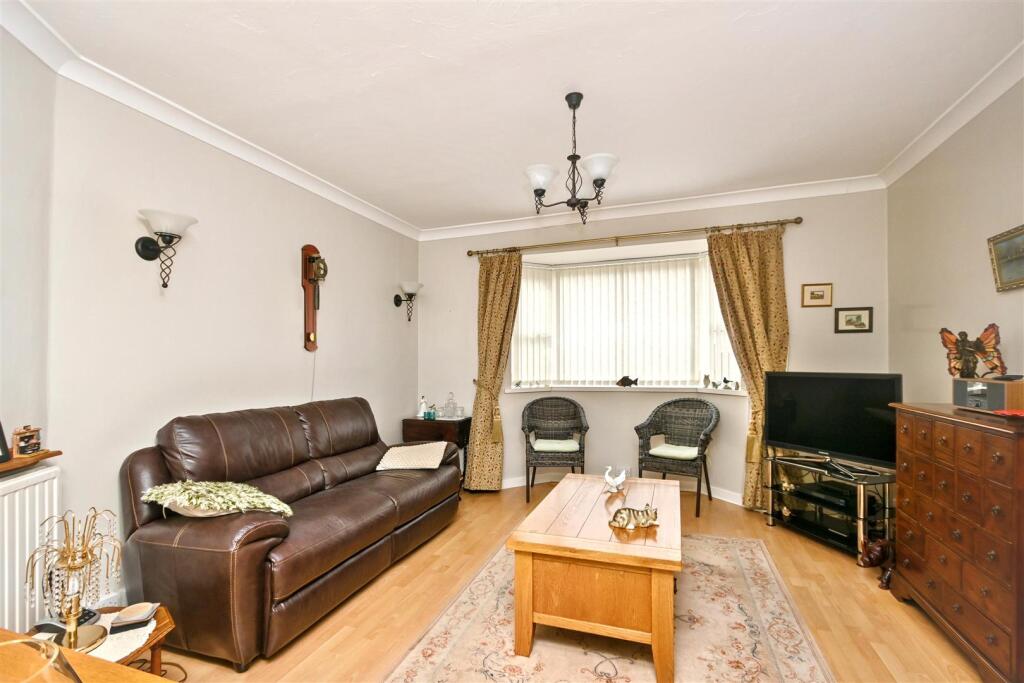 Channel View Road, Eastbourne photo 2