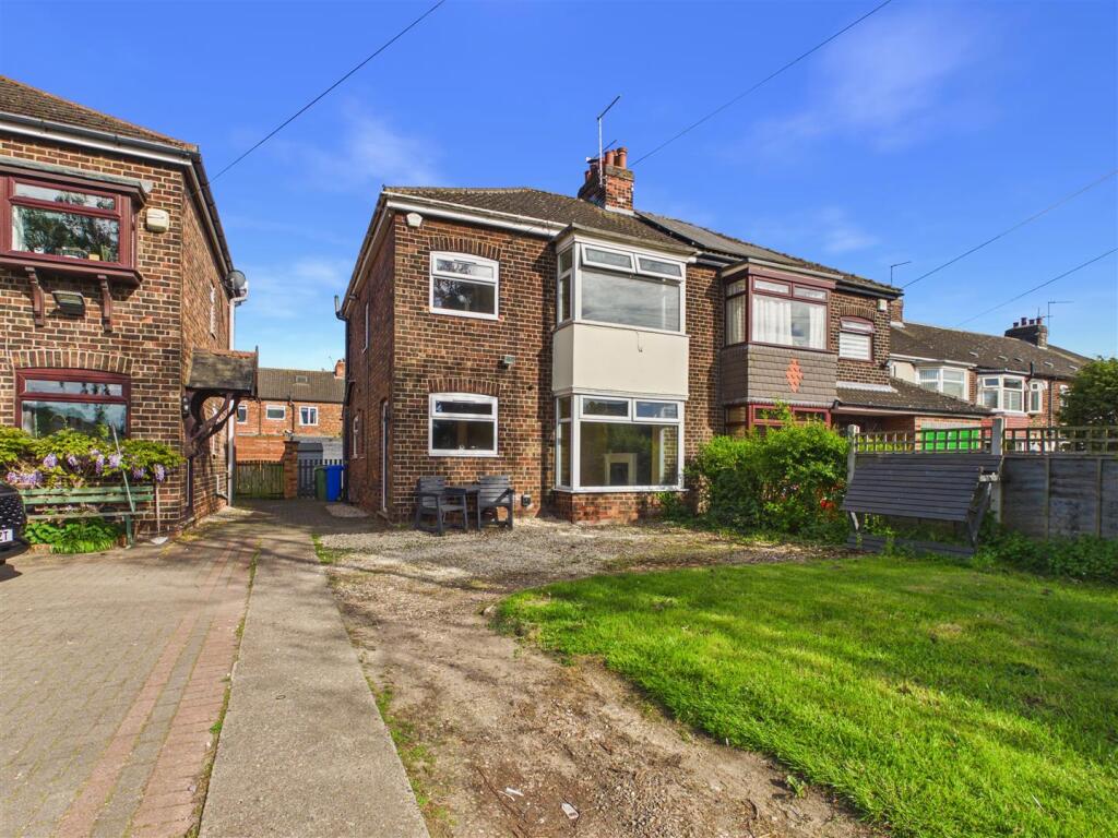 Main image of property: Skillings Lane, Brough