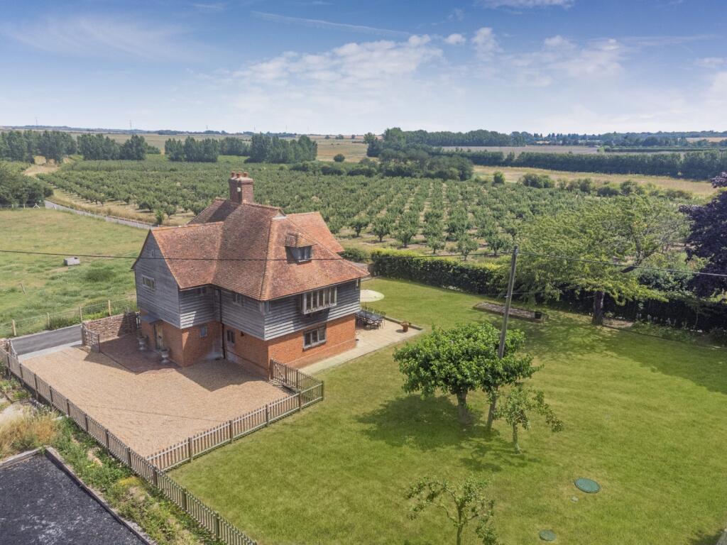 Main image of property: Deerton Street, Teynham, Kent