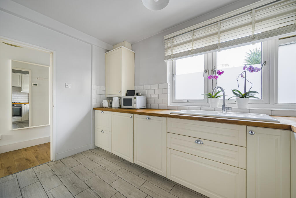 Apartment in London - View 4