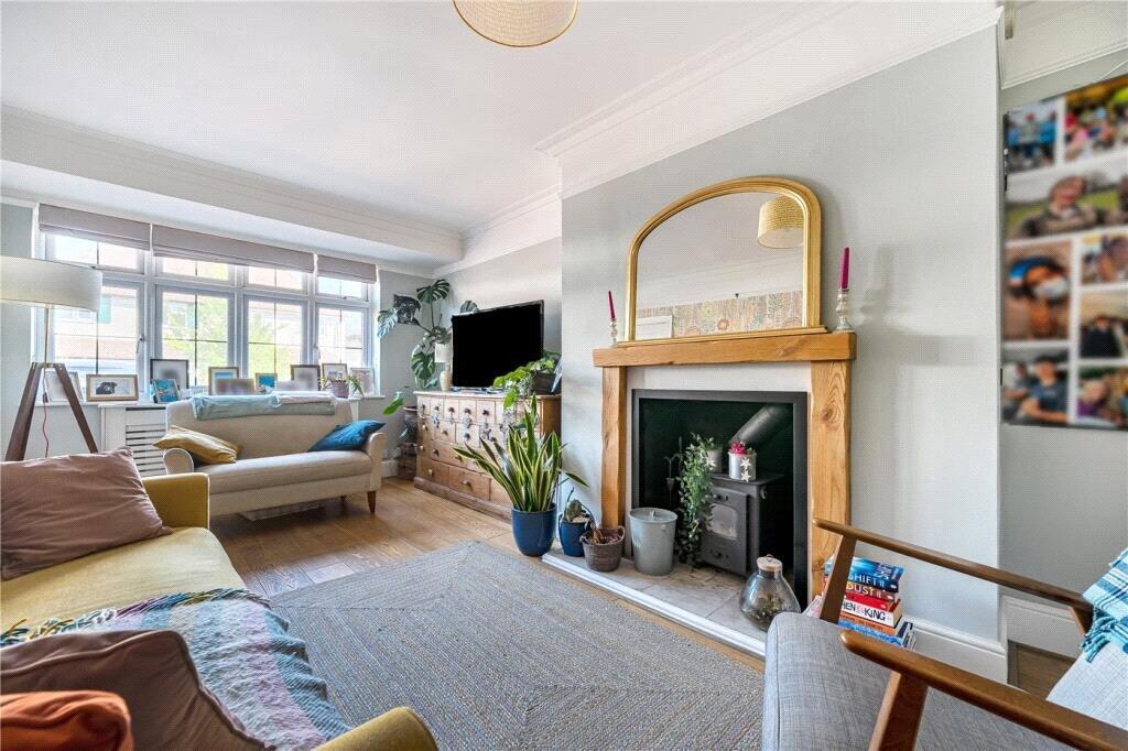 House in Farnham, Upper Bourne - View 5