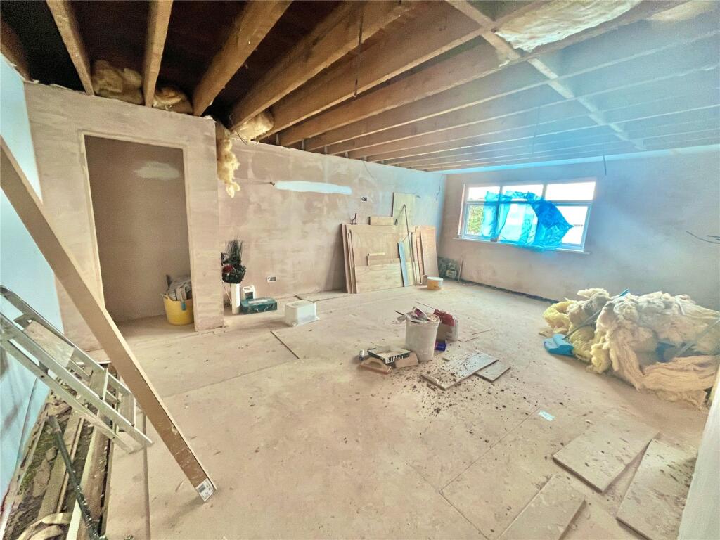 Apartment in Swansea - View 2