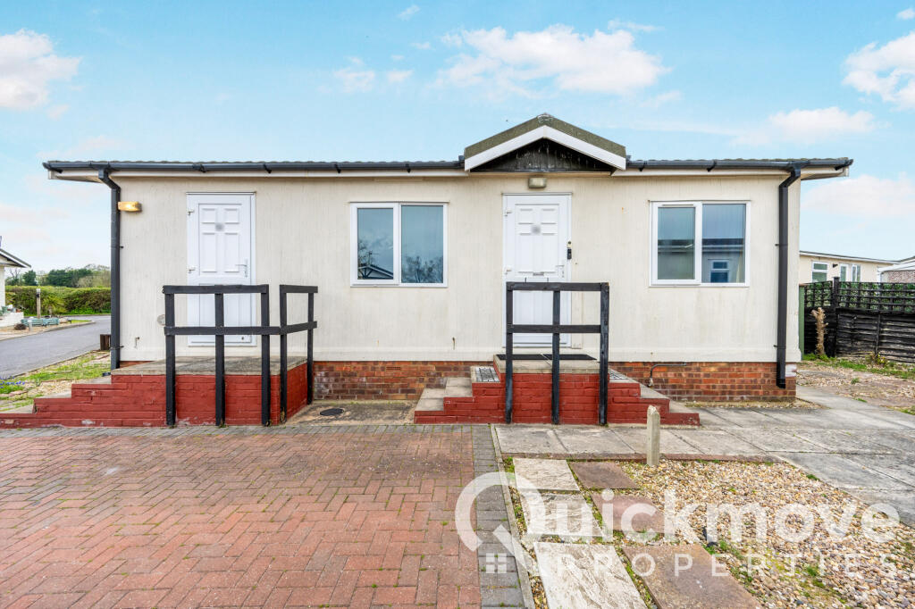 House in Pavenham, Bedford - View 3
