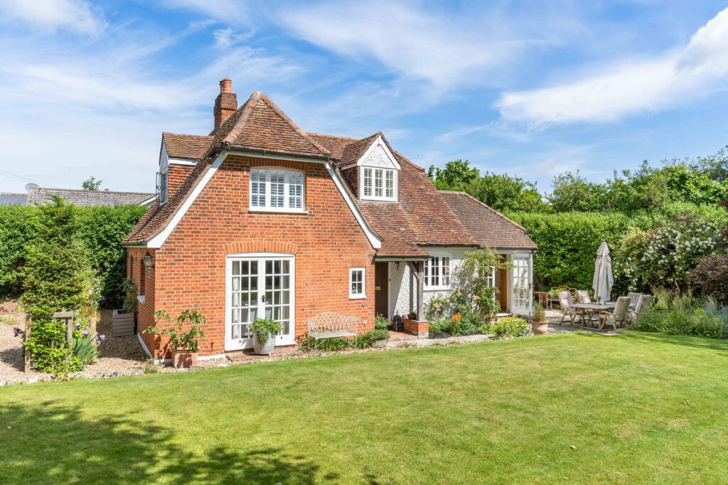 Main image of property: The Hoppits, Puckeridge, SG11