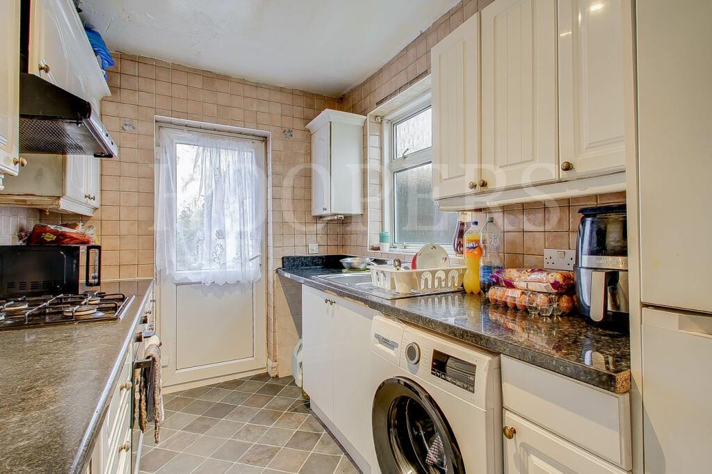Alder Grove, London, NW2 photo 4