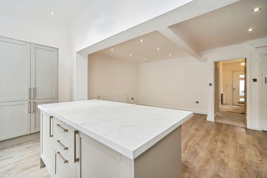 House in Pudsey, Hillfoot, Stanningley - View 4