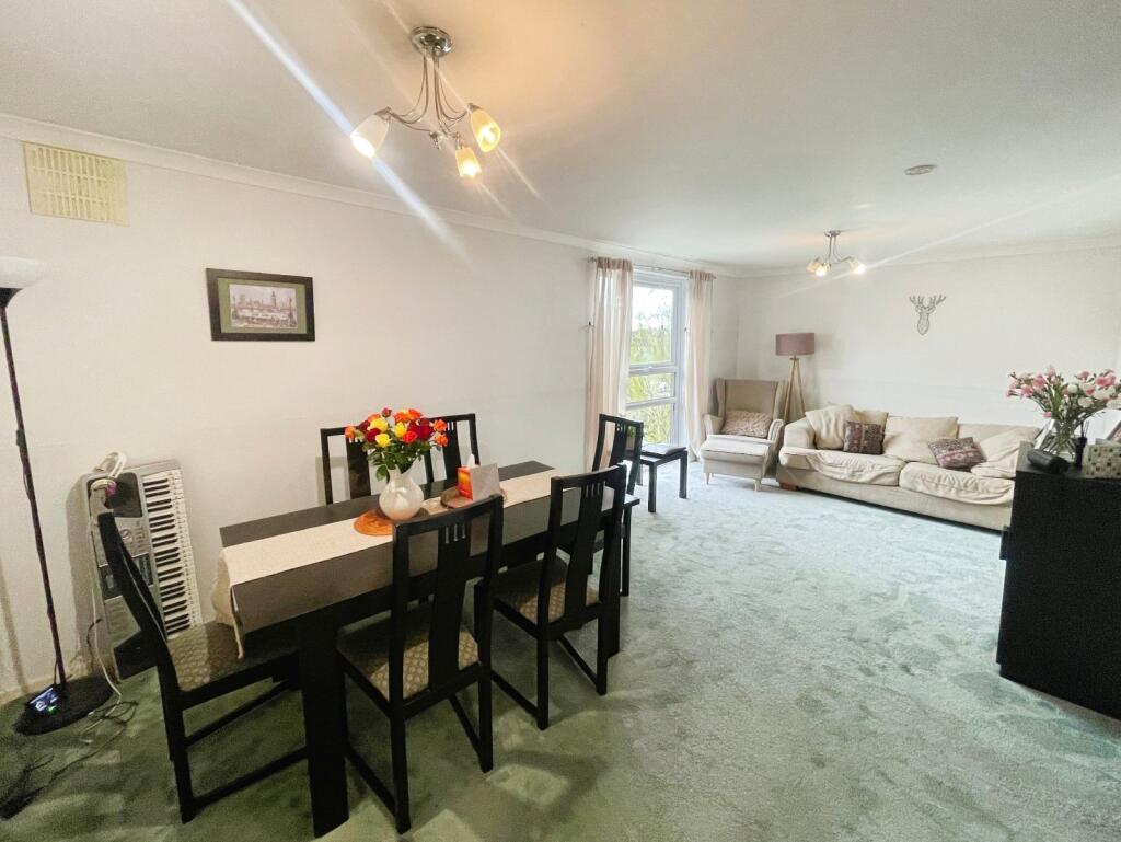 Apartment in Manchester, Chorlton-cum-Hardy - View 3
