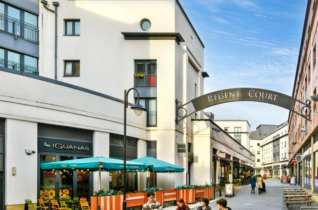 Main image of property: 89 The Parade, Leamington Spa