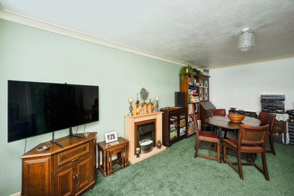 Apartment in Mansfield, Nottinghamshire - More