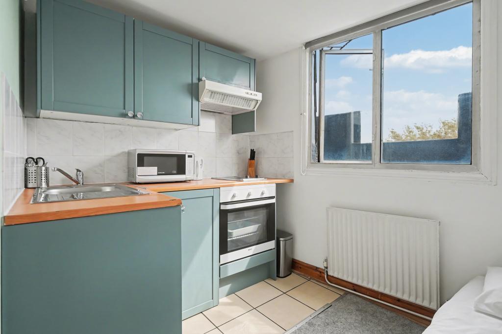 Studio flat for rent