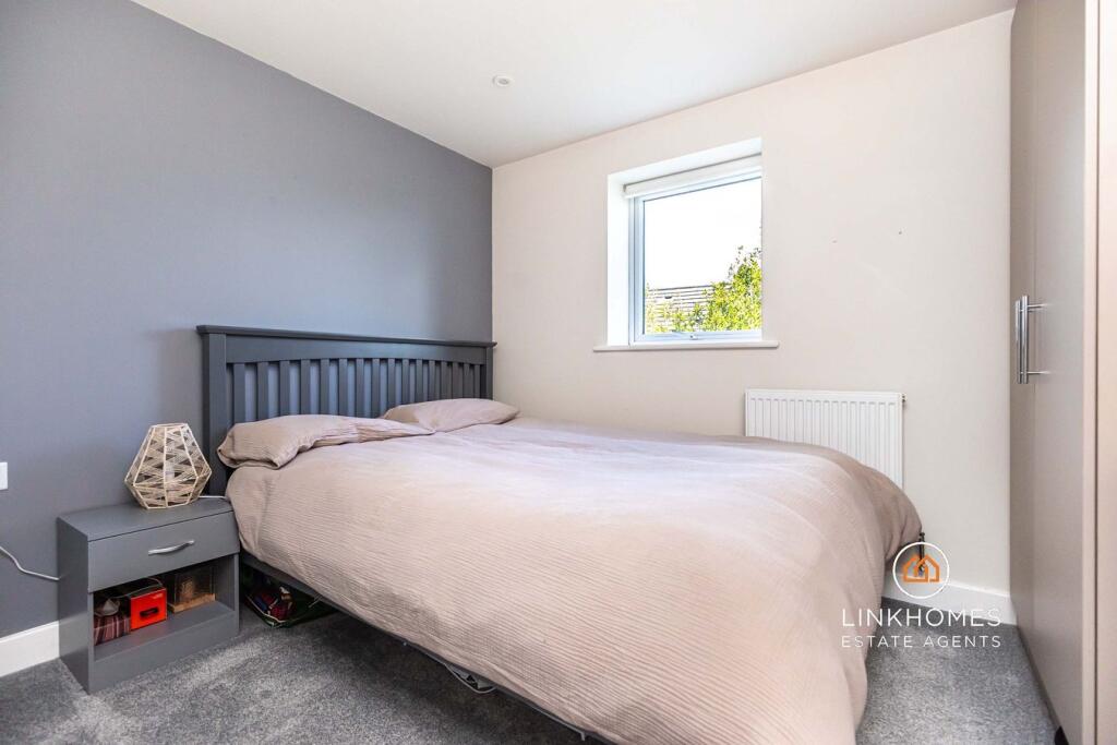 Apartment in Poole - More