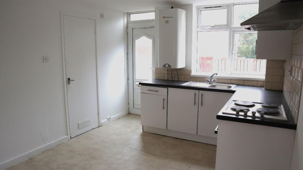 Apartment in Cardiff, Llanedeyrn - View 3