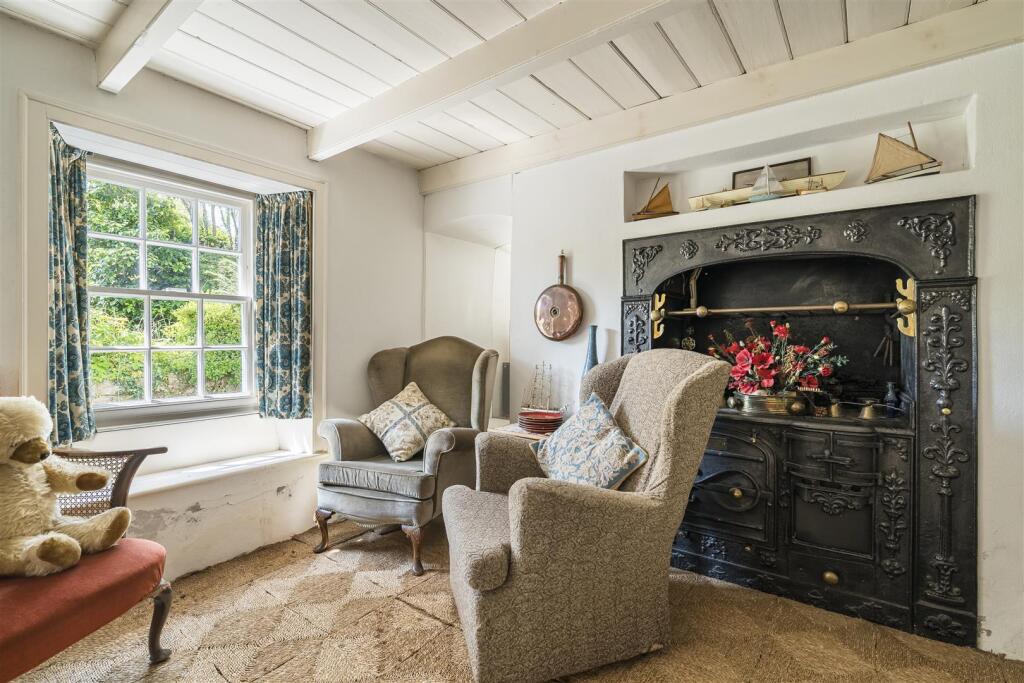 Penelewey, Truro - More