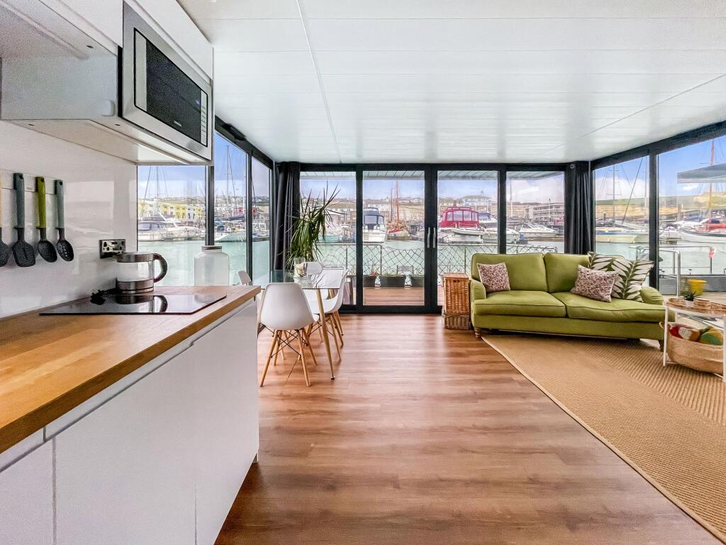 Apartment in Brighton - View 2