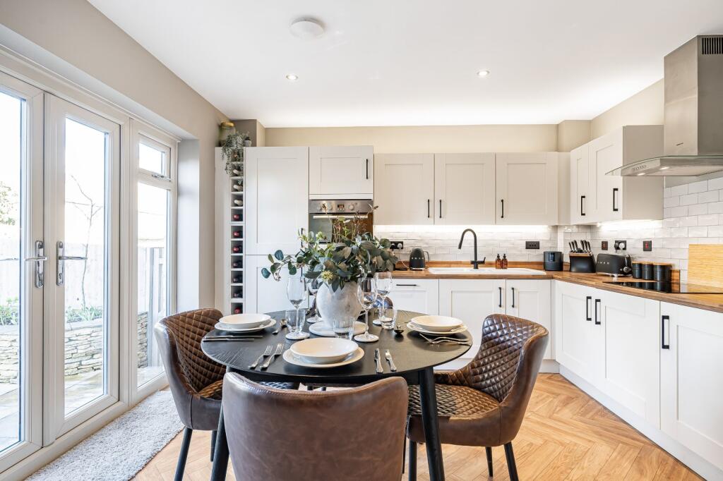 Spire View, Cirencester, Gloucestershire, GL7 photo 4