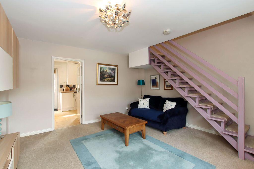 House in Hemel Hempstead - More