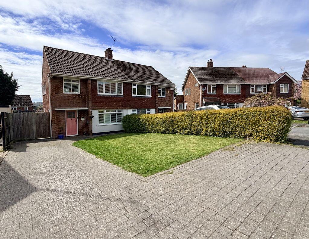3-bed semi-detached on Cliffords Way - Permission to Extend, £625,000