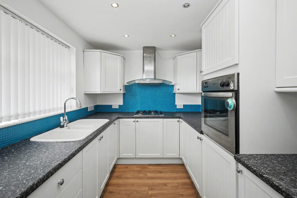 Twining Brook Road, Cheadle Hulme, SK8 5PU photo 4