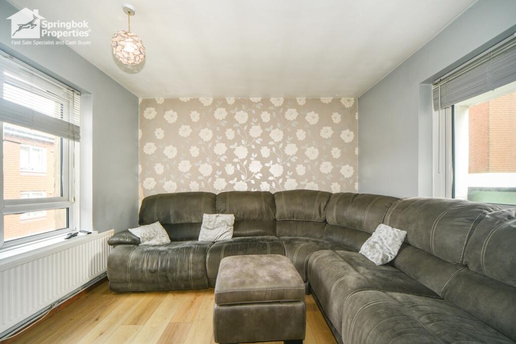 Larkfield Close, Bromley, Greater London photo 3