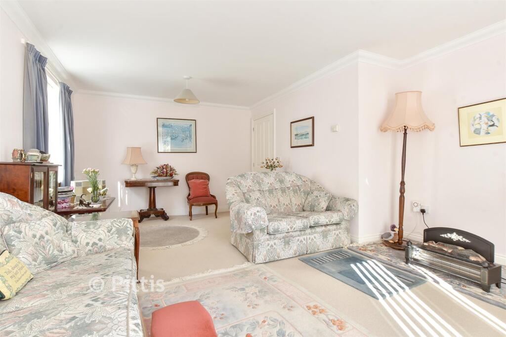House in Freshwater, Isle of Wight - View 4