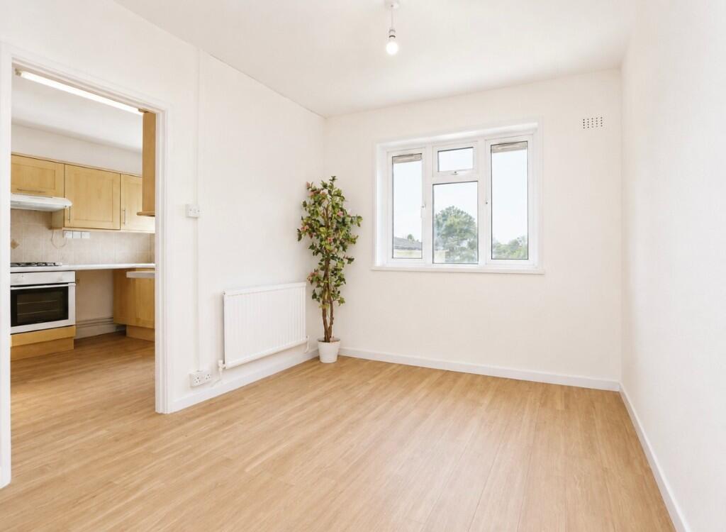 House in West Suffolk, Newmarket - More