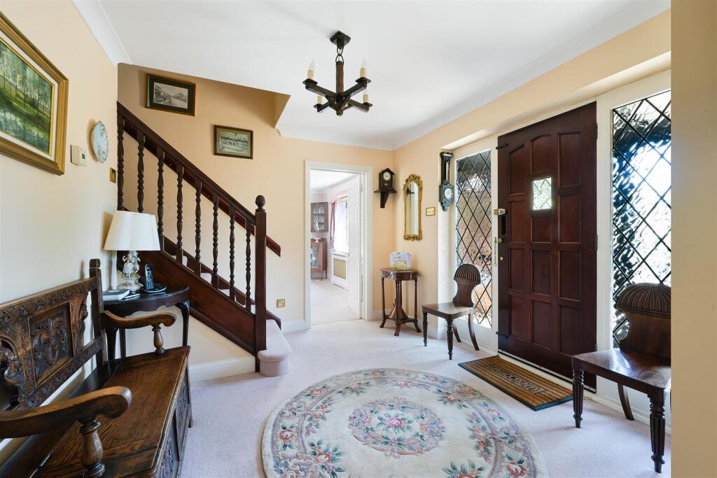 House in Coulsdon, London Borough of Croydon - View 4