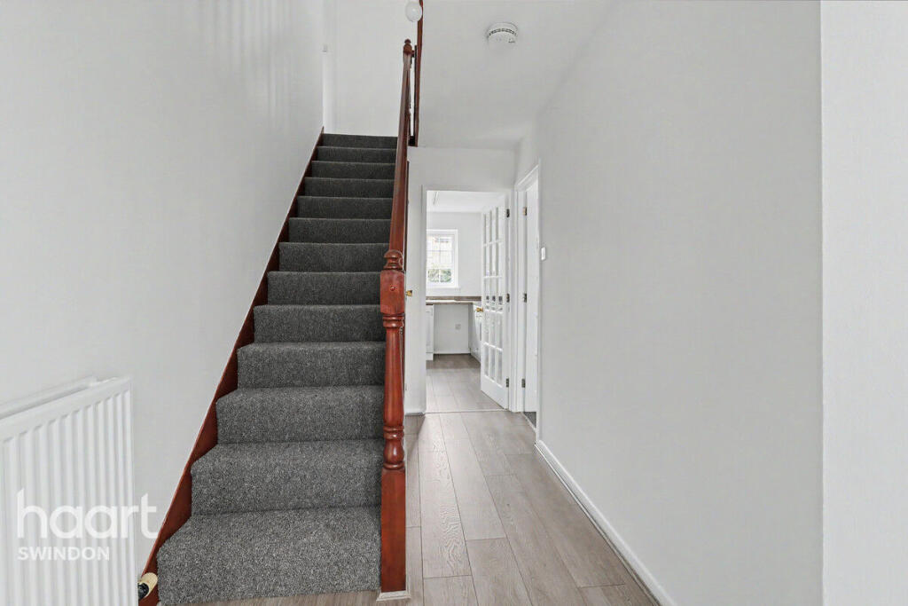 House in Swindon - View 5