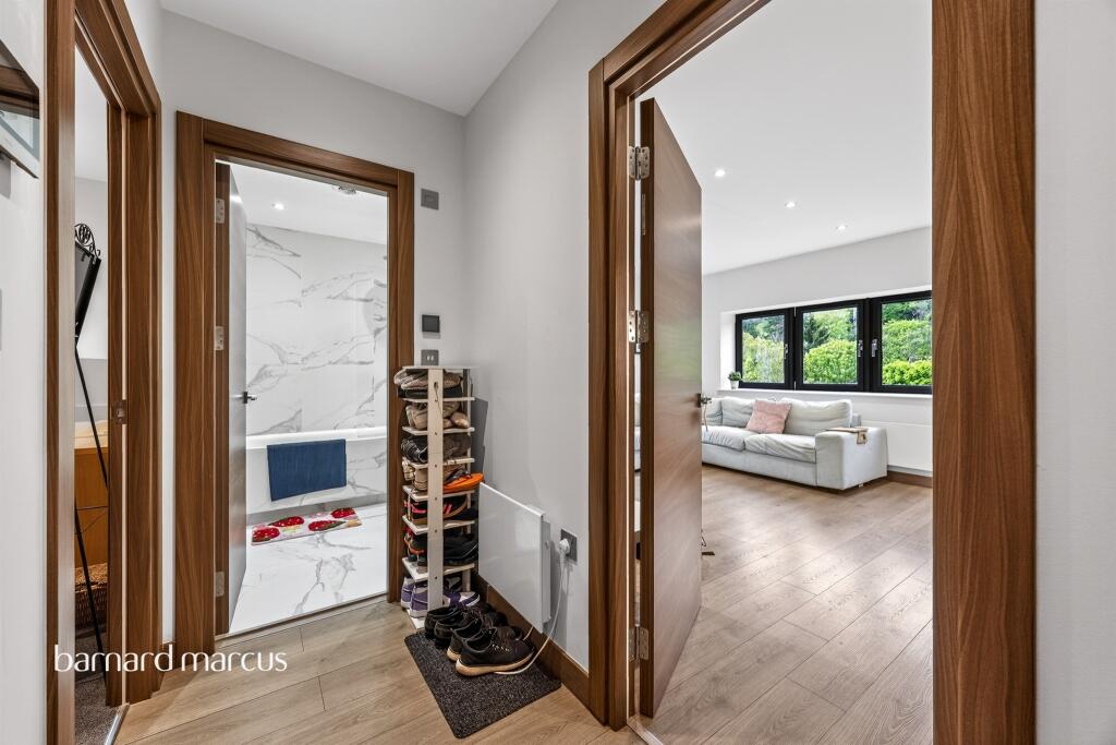 Apartment in Tandridge, Caterham Valley - View 4