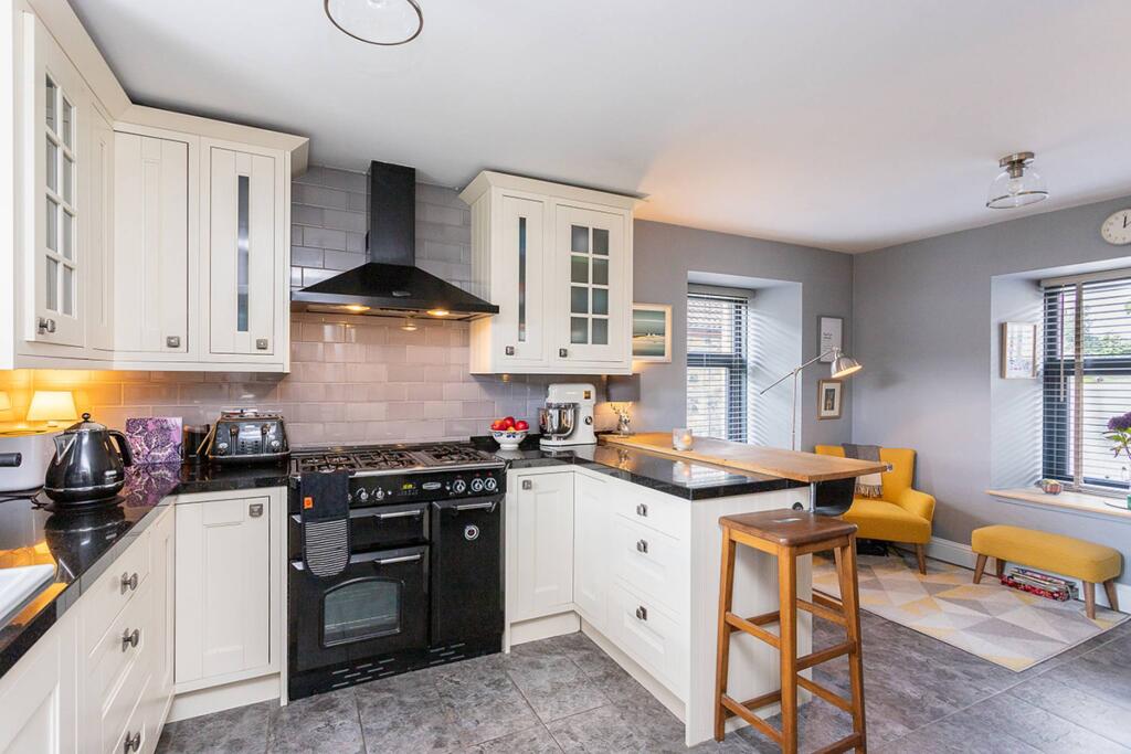 House in Kirkcaldy - More